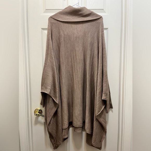 Kate & Mallory Tan Cowl Neck Poncho Sweater Size 1X/3X - Picture 2 of 5